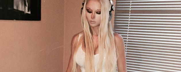 Valeria Lukyanova Valeria Lukyanova