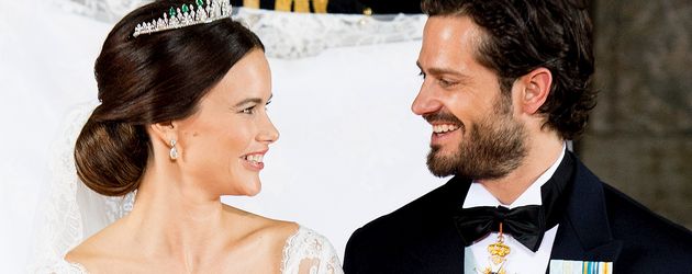 Prinz Carl Philip von Schweden und Sofia Hellqvist bei ihrer Hochzeit Prinz Carl Philip von Schweden und Sofia Hellqvist bei ihrer Hochzeit