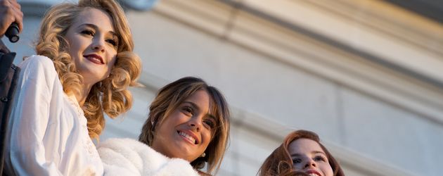 Mercedes Lambre und Martina Stoessel Mercedes Lambre und Martina Stoessel